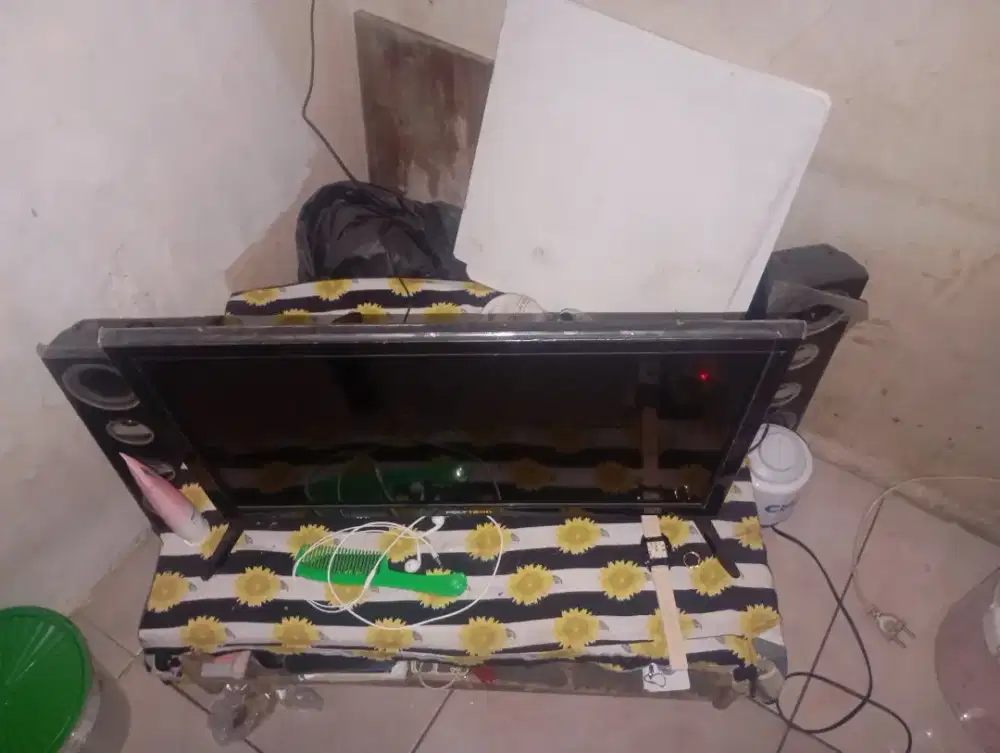 TV polytron 24 inci normal no kendala