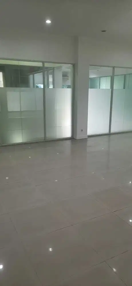 DISEWA RUANG USAHA DI SENOPATI  JL. SURYO KEBAYORAN BARU JAKARTA SELAT