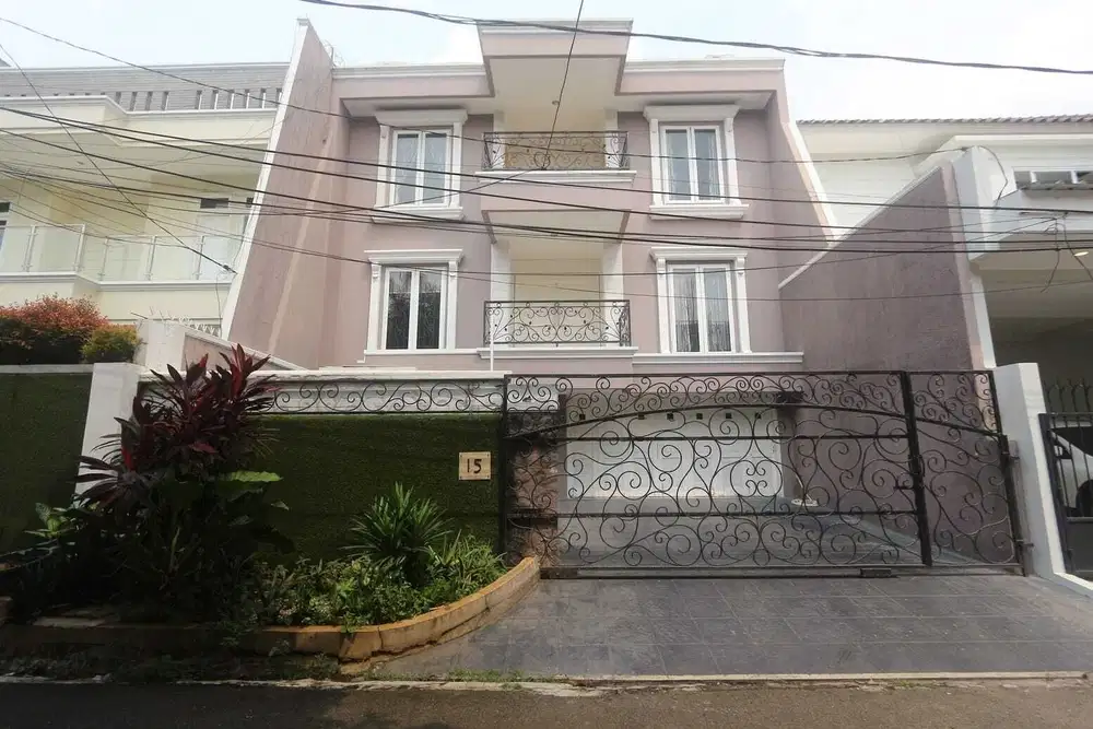 DIJUAL RUMAH SIAP HUNI BANGET DI PONDOK INDAH JAKARTA SELATAN