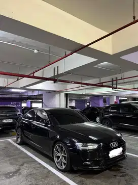 Audi A4 2012 Bensin