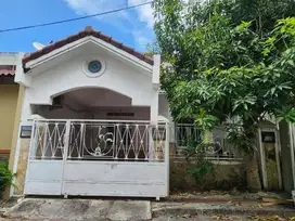 Disewakan rumah pakuwon city puri asri kosongam ada AC