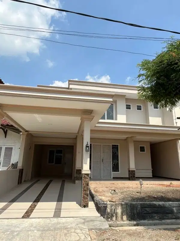 Disewakan Rumah Cluster Taman Beverly Lippo Cikarang