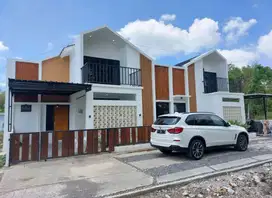 Disewakan Rumah 2 Lantai Mezanin Semi Furnished dekat Kampus UMY