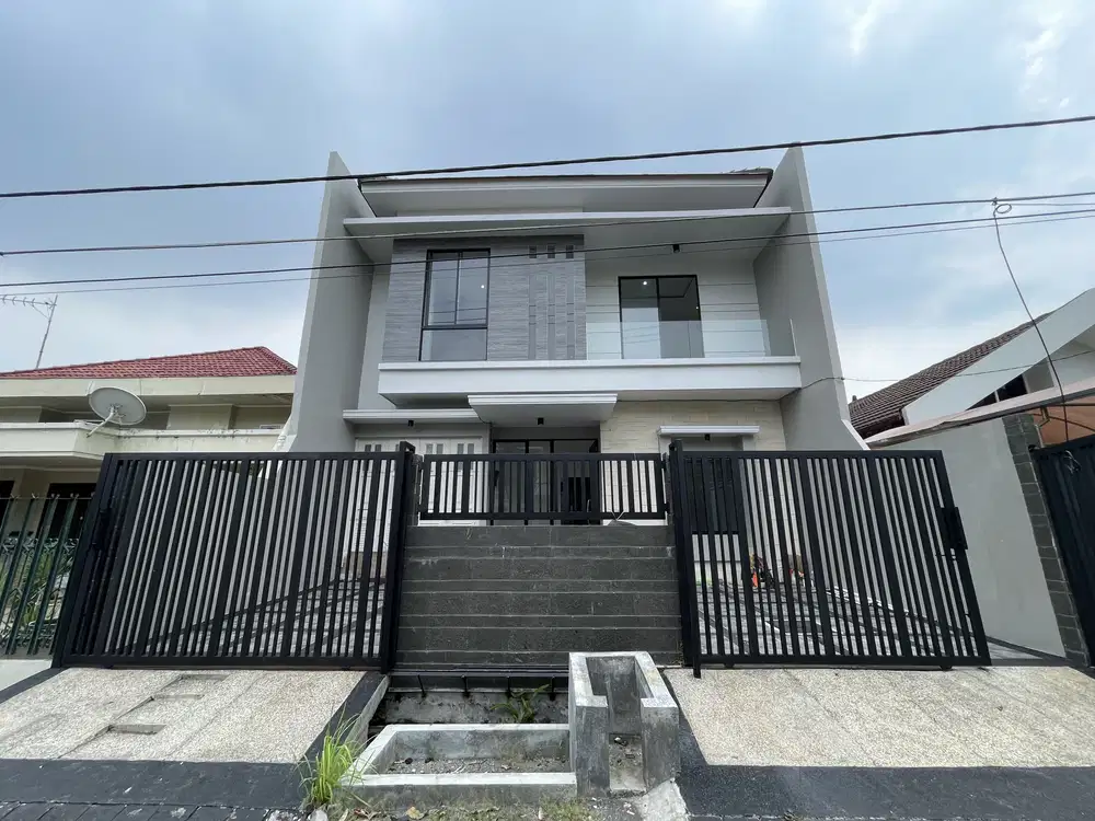 *Dijual Rumah Baru Gress Manyar Kertoadi*