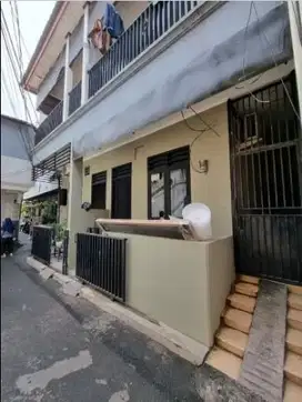 RUMAH 4 KONTRAKAN KOST KEBAYORAN BARU JAKARTA SELATAN