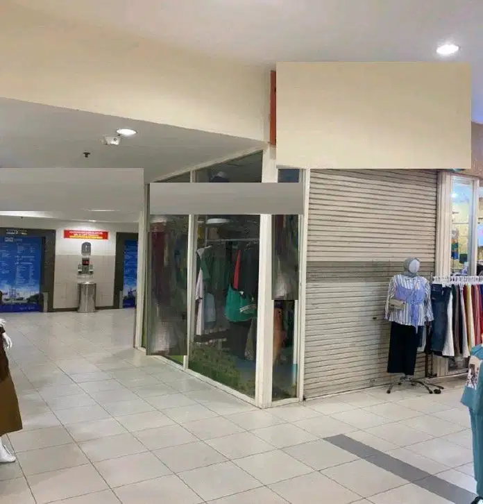 DIJUAL STAND ROYAL PLAZA AHMAD YANI SURABAYA RON.A2229