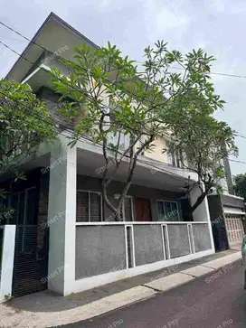 Rumah 2 lantai, Cipondoh, siap huni, bisa KPR