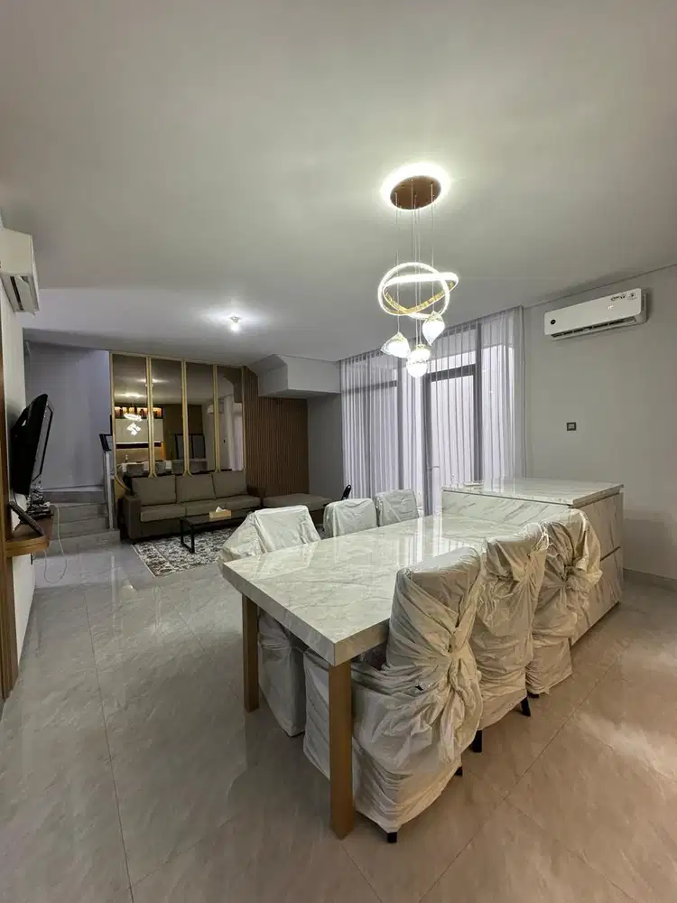 Disewakan Rumah Baru Gress Grand Pakuwon Tandes Furnished