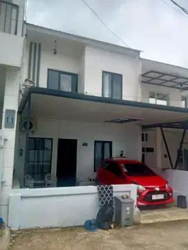 Rumah dekat dengan tempat ibadah Alexander Lakeside Termurah