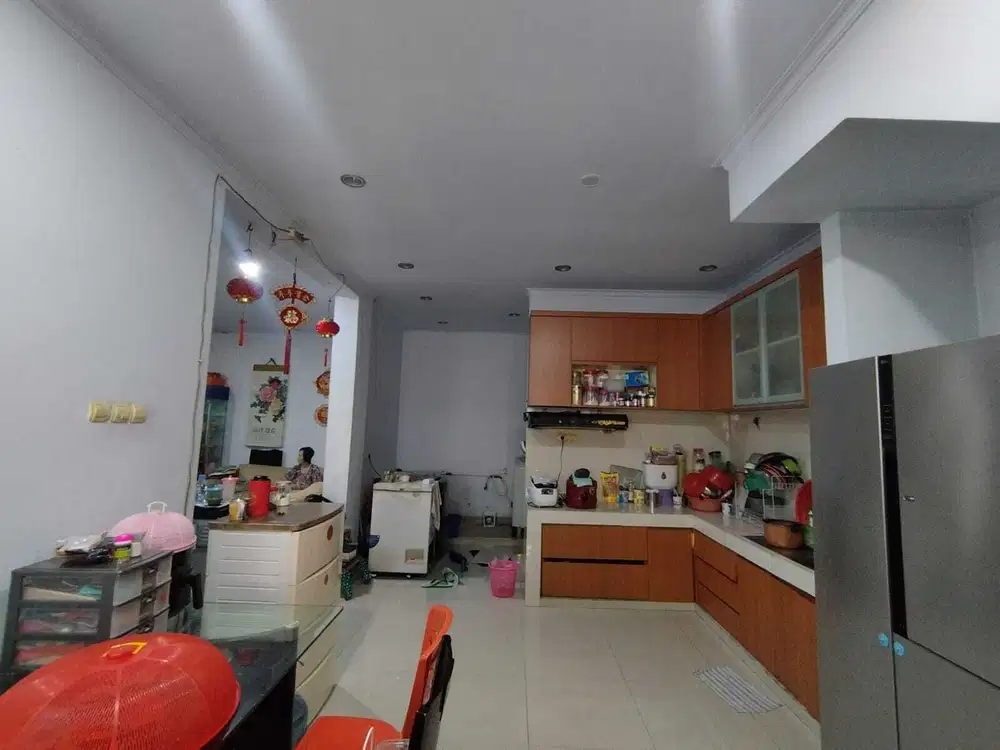 Dijual rumah siap huni di kawasan cengkareng timur