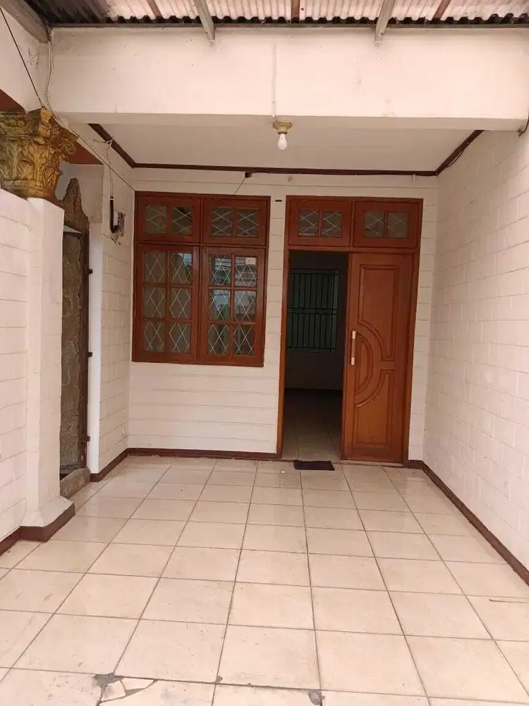 Disewakan tumah asri di tebet timur jakarta selatan