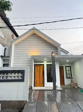 rumah mewah bangunan klasik samping BMW Cilegon