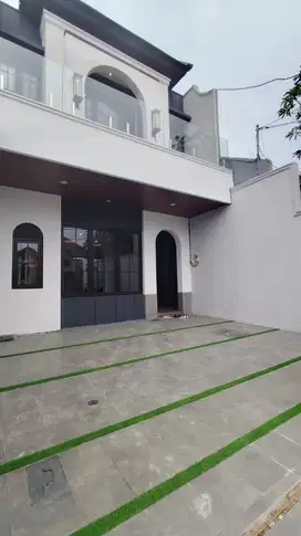 Rumah Baru Manyar Tengah Kota Dekat Unair Kampus A dan B, Kertajaya
