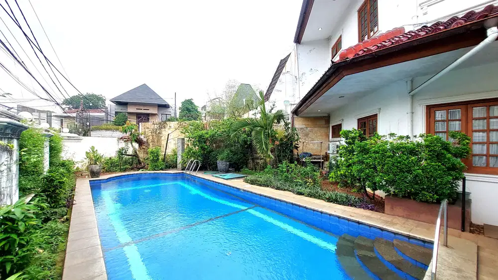 LXMMT 0150 Dijual Rumah Siap Huni Dengan Pool Area Menteng Jakarta