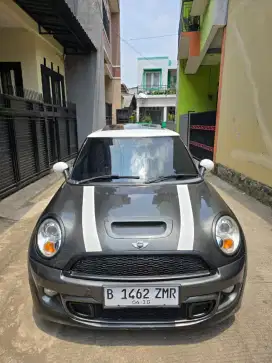 Mini Cooper S R56 1.6 Turbo AT 2013 Abu