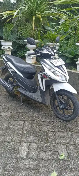 Motor vario 2011 plat depok jual