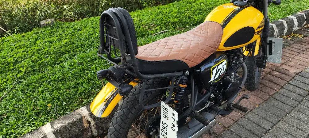 W175 caferacer Plat N