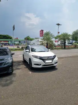 [CASH] HRV Prestige 1.8 Sunroof tahun 2016 low km