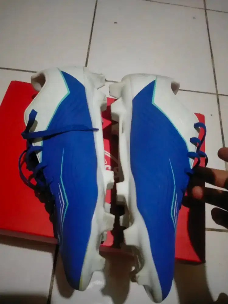 Sepatu bola SPECS accelerator