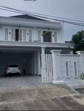 Dijual rumah mewah lamprit