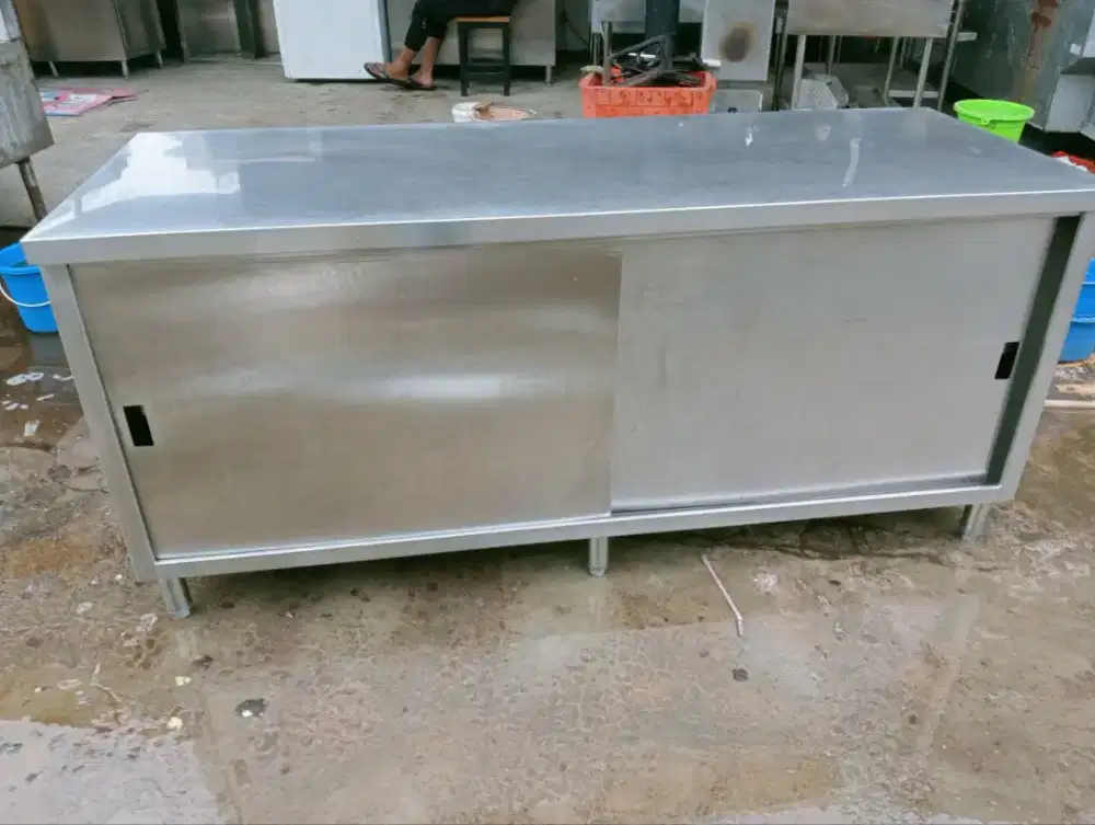 Meja kabinet pintu sleding
