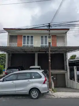 Disewakan ruko 2 lantai dekat Seturan