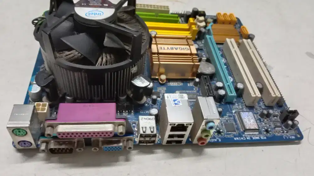 MAINBOAR GIGABYTE DUAL CORE