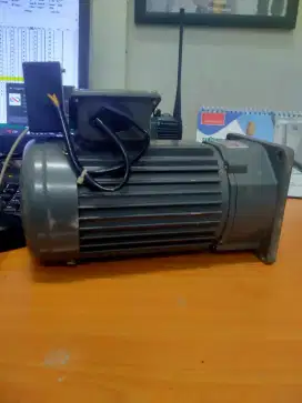Motor induksi 220/380 v