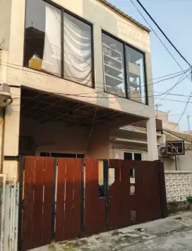 RUMAH MEGAH DI PEKAYON INDAH - GALAXY