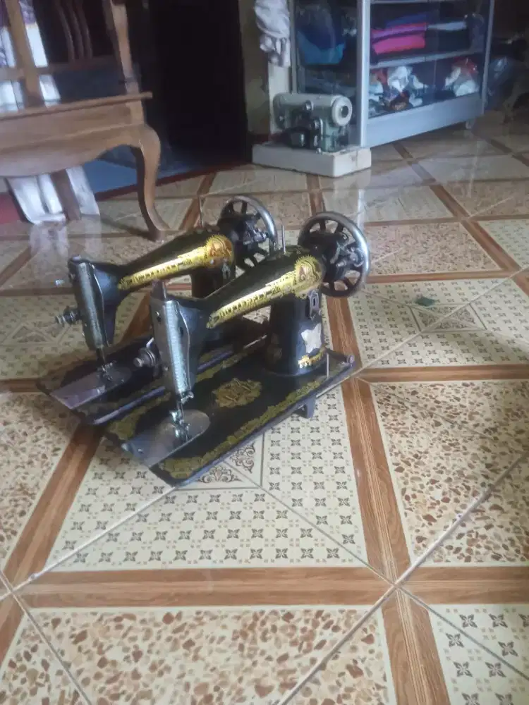 Mesin jahit bekas