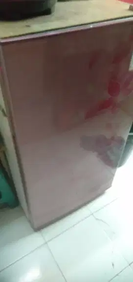 Jual kulkas merk SHARP satu pintu..