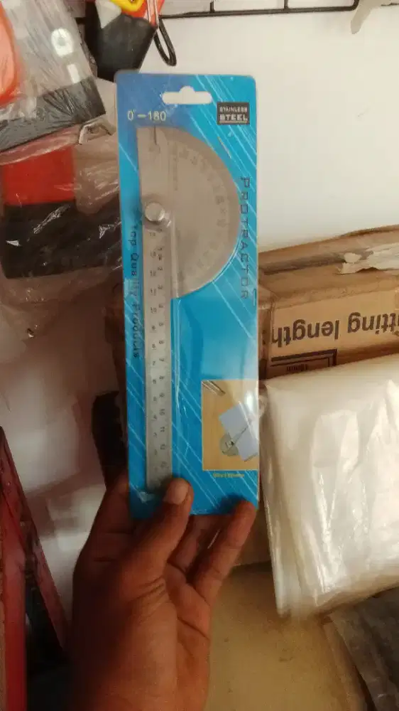 Protractor alat pengukur dan membentuk sudut