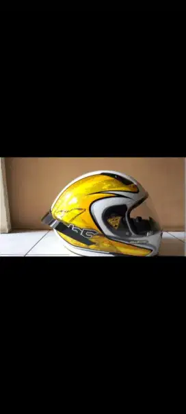 Helm bekas rasa baru