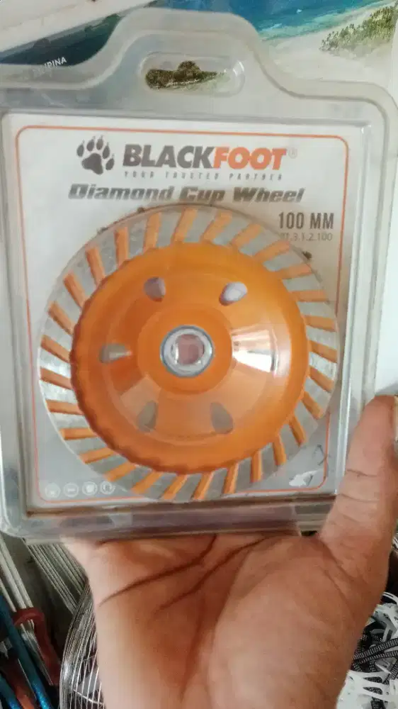 Black foot diamond cup wheel