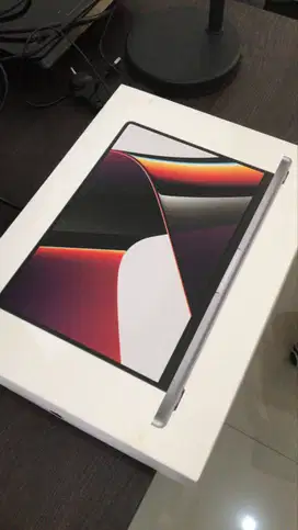 Macbook pro 14 inch m1 2021 Ram 16gb  Ssd 512gb Kelengkapan fullset
