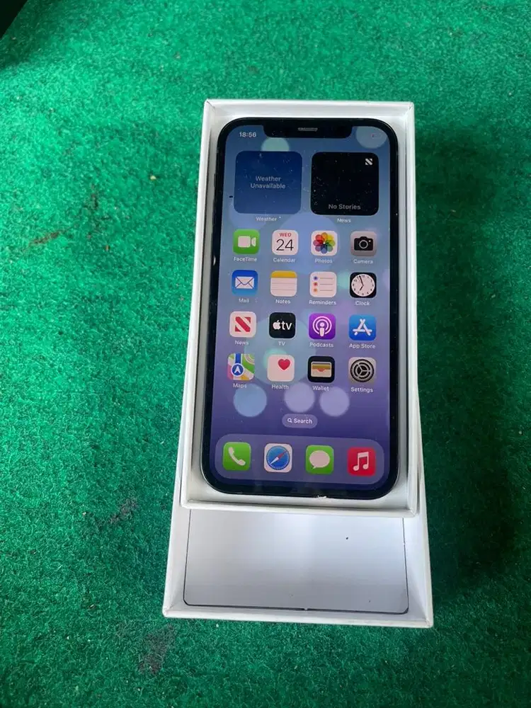 Iphone 12 128gb minus lcd ada titik hitam