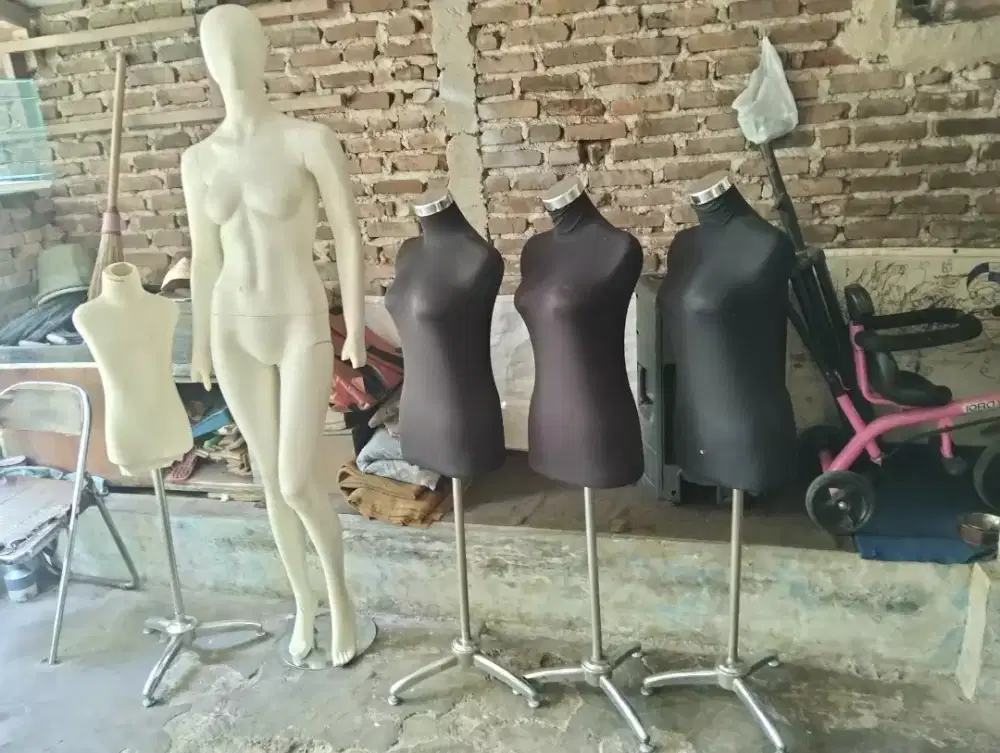 Manekin patung wanita