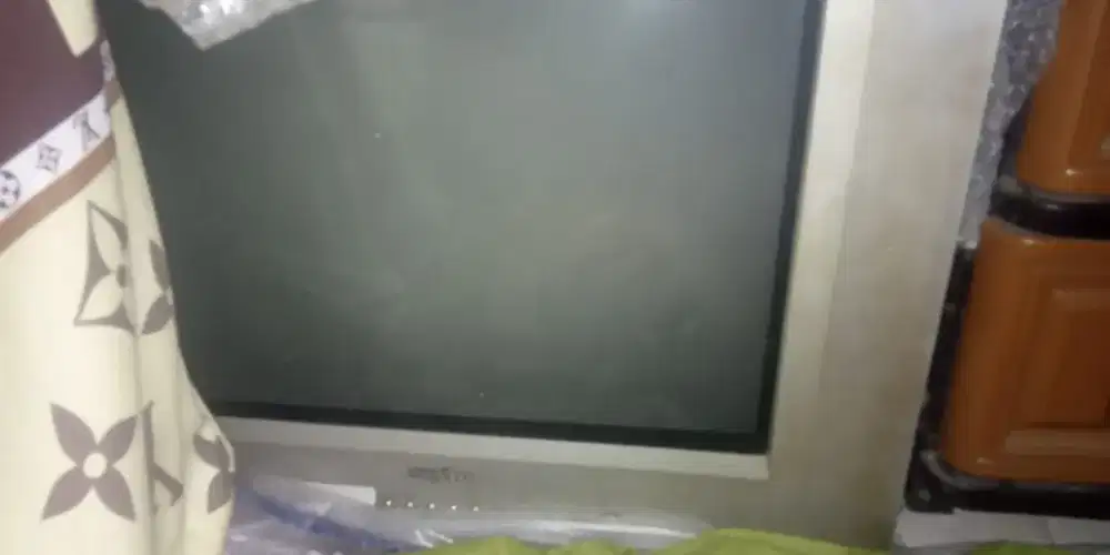 Dijual tv tabung merk sanyo 21 + remotnya...
