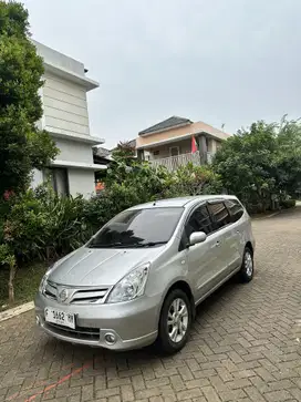 Nissan Grand Livina XV AT 2011