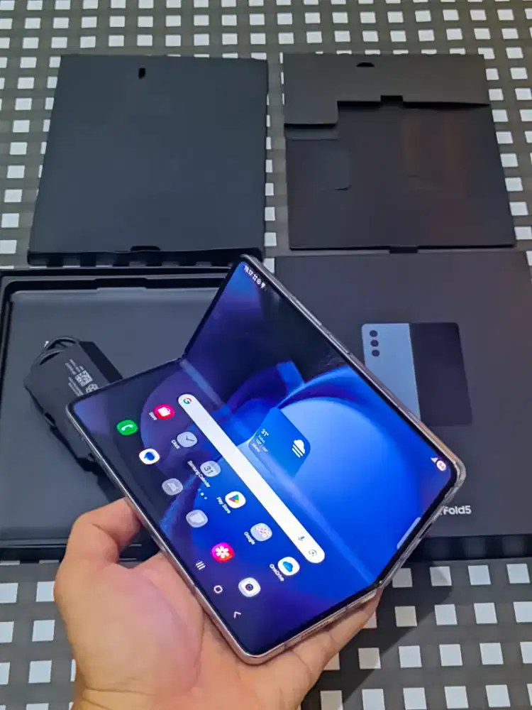 Samsung Z Fold 5 512GB Resmi mulus