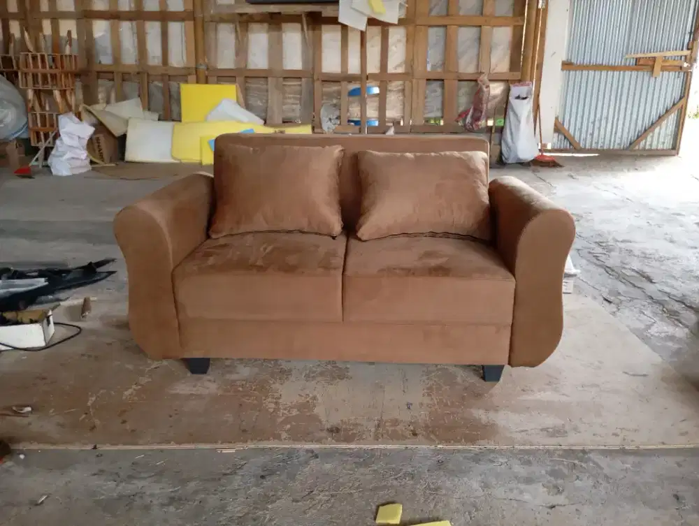 Sofa 2 seater. Cover budru