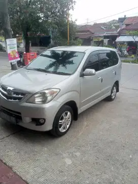 Daihatsu Xenia 2010 Bensin