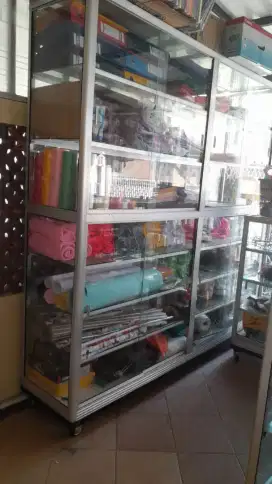 Etalase 3 barang masih mulus
