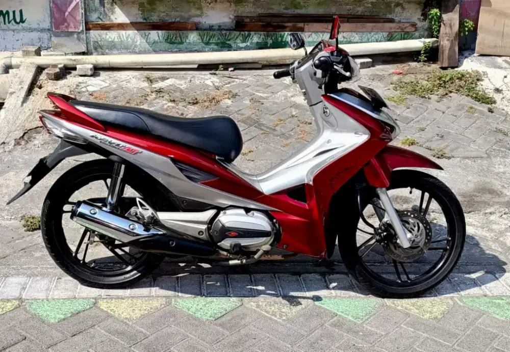 Honda Revo AT Honda Revo Matic merah mulus tahun 2010