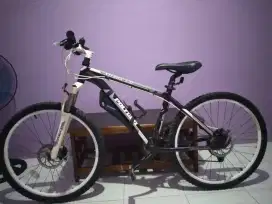 Dijual sepeda  gunung Polygon xtrada 5.0