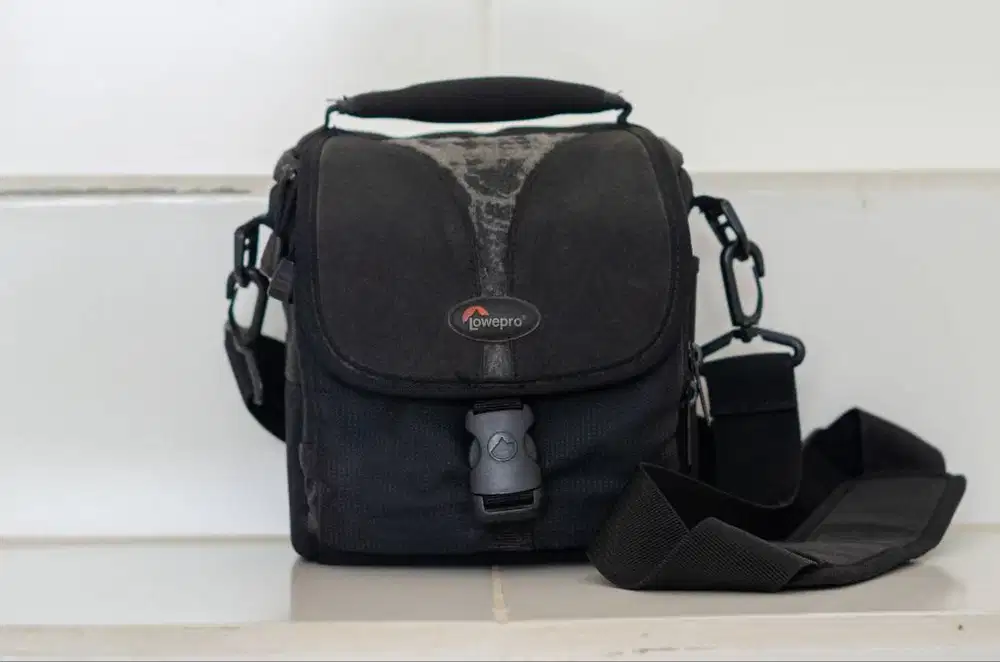 TAS LOWEPRO KAMERA DSLR MIRRORLESS LENSA BEKAS MASIH BAGUS