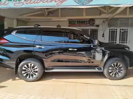 For Sale: Mitsubishi Pajero Sport Dakar 2.4L Hitam 2022 Low KM