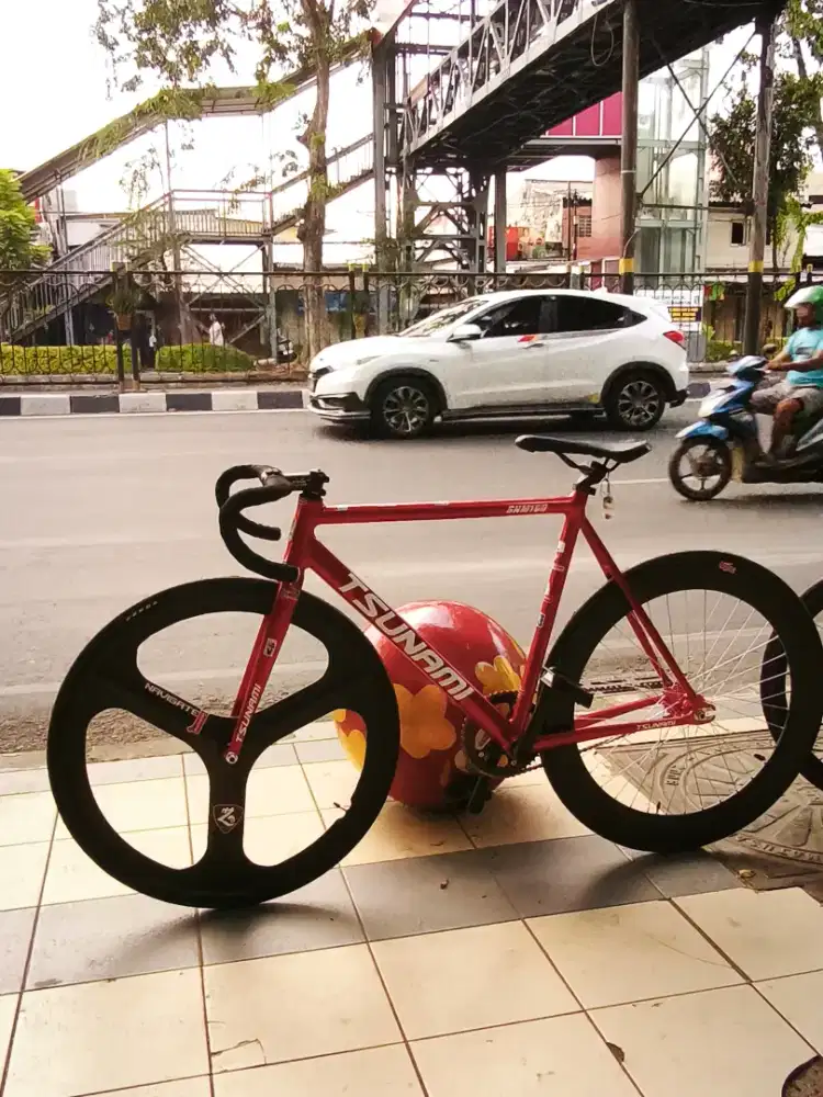 Fixie tsunami snm100