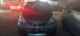 Daihatsu Sirion 2011 AT pemakaian pribadi barang istimewa.