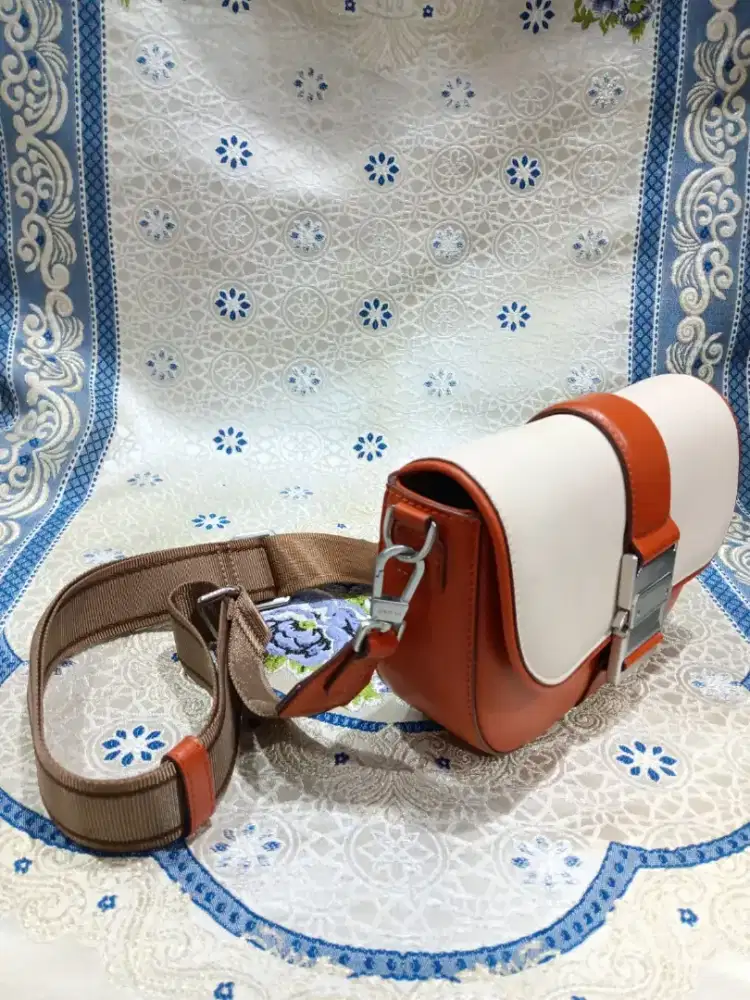 Tas Selempang Canvas Leather Style – Cream Brown